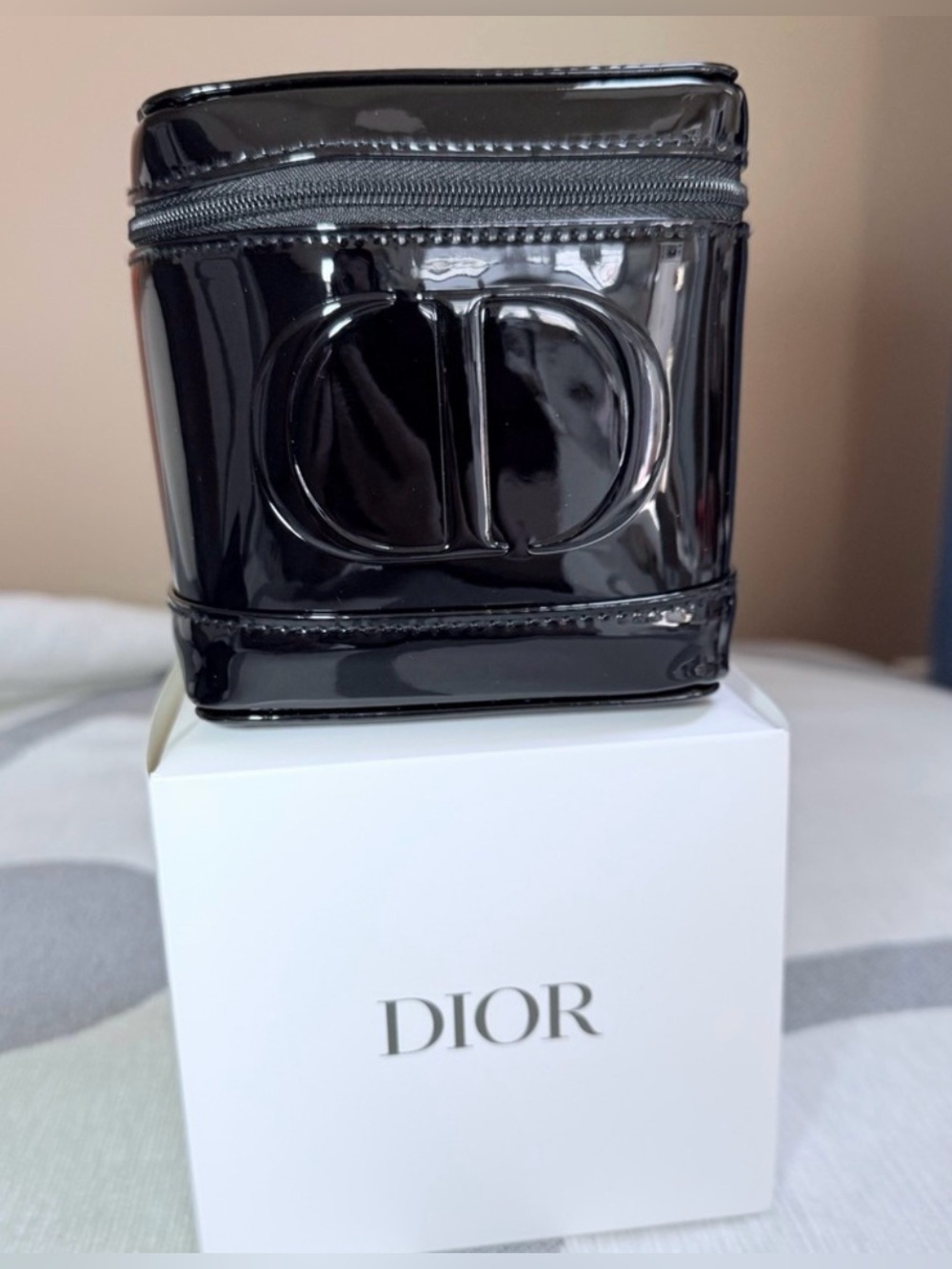 Dior Black Patent Cosmetic Vanity Case - Picture 2 of 4
